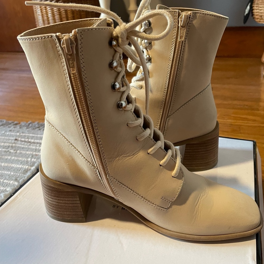 E8 by Miista Emma boot in ecru size 37